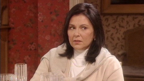 Roseanne Season 9 Episode 8 - Hoi Polloi Meets Hoiti Toiti