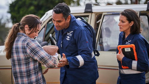 RFDS: Royal Flying Doctor Service Season 3 Episode 4 - Non Negative
