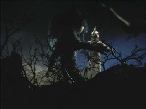 Spectreman Season 1 Episode 22 - The Two-Sword-Wielding Monster Giragindo Goes on a Rampage!