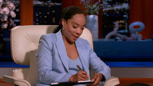 Shark Tank Season 17 Episode 14 - Girl Power: Will Guest Shark, Beverage Mogul Fawn Weaver, Buy Into a Beer Made for Women?