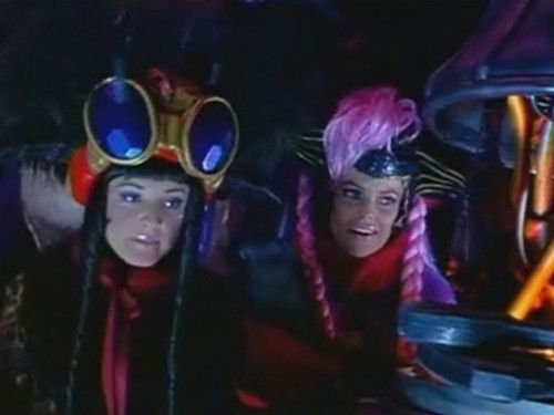 Power Rangers Season 11 Episode 9 - Return of Thunder (1)