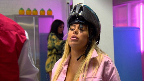 Geordie Shore Season 18 Episode 4 - Sophie And Sam Fall Out