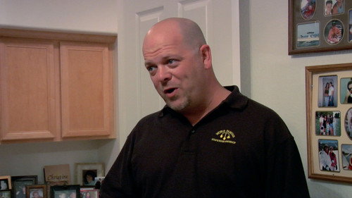 Pawn Stars Season 5 Episode 14 - Smells Like Pawn Spirit