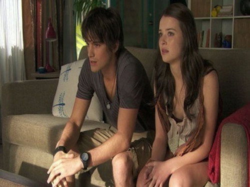 Episode 6090 still