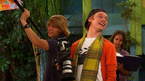 Austin & Ally Season 1 Episode 15 - Filmmaking & Fear Breaking