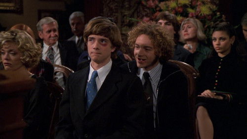 That '70s Show Season 1 Episode 23 - Grandma's Dead