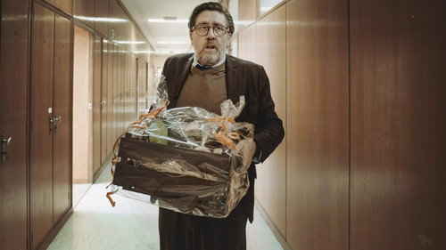 De 16 Season 1 Episode 1 - The Bag of Angela Merkel