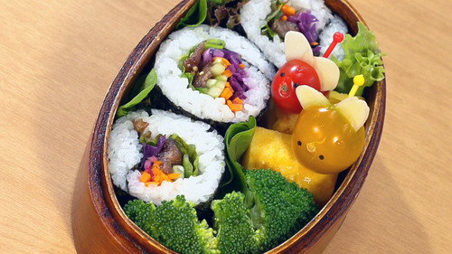 BENTO EXPO Season 6 Episode 8 - Chicken Cordon Bleu Bento & Yakiniku Norimaki Bento
