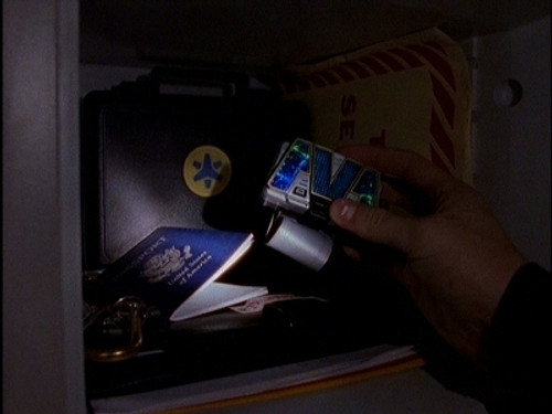 Power Rangers Season 8 Episode 11 - From Deep in the Shadows