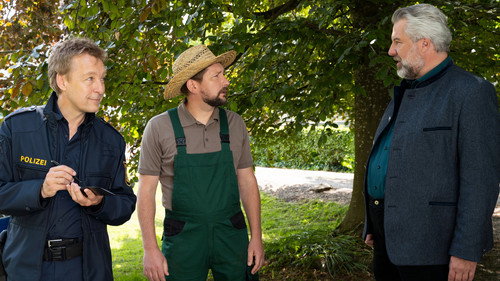 Die Rosenheim-Cops Season 23 Episode 11 - Nobility obliges