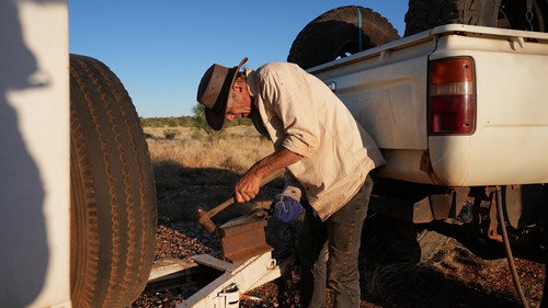 Outback Crystal Hunters Season 1 Episode 4 - Hour of Need
