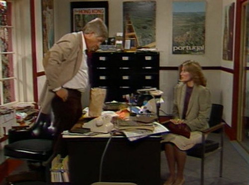 Newhart Season 1 Episode 20 - You're Homebody 'til Somebody Loves You
