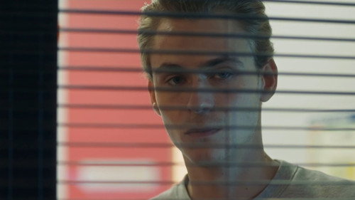 Episode 1546 still