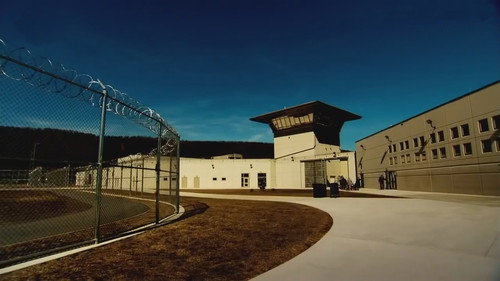 Big, Bigger, Biggest Season 3 Episode 4 - Prison