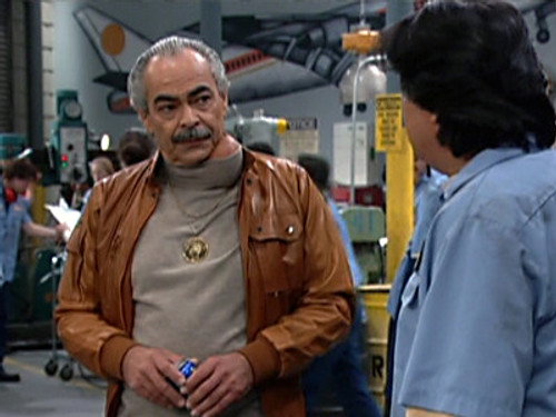 George Lopez Season 2 Episode 13 - Super Bowl