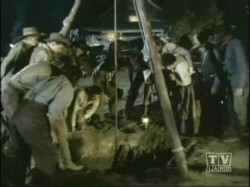 Gunsmoke Season 13 Episode 18 - Nowhere to Run