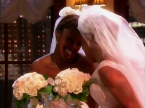Whoopi Season 1 Episode 18 - Don't Hide Love