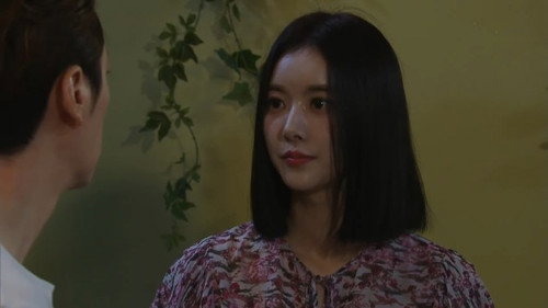 Yu Kyung Returns As Hee Jae still