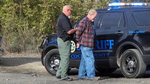 Moonshiners Season 14 Episode 16 - Resisting Arrest
