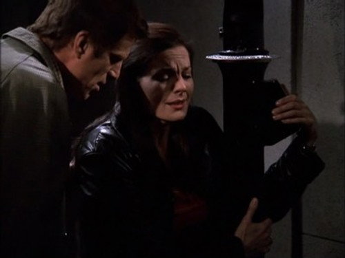 Becker Season 2 Episode 24 - Panic on the 86th