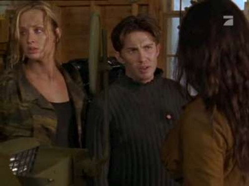 Relic Hunter Season 2 Episode 15 - Run Sydney Run