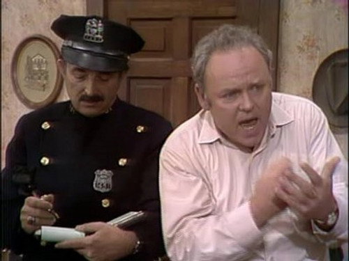 All in the Family Season 2 Episode 18 - Archie Sees a Mugging