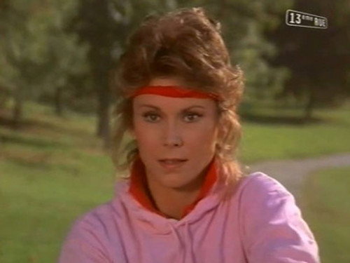 Scarecrow and Mrs. King Season 1 Episode 8 - Saved by the Bells