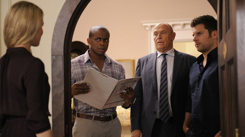 Psych Season 6 Episode 16 - Santabarbaratown