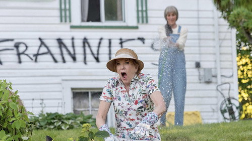 The Chicken Sisters Season 1 Episode 5 - Not the Hydrangeas, Y'all!