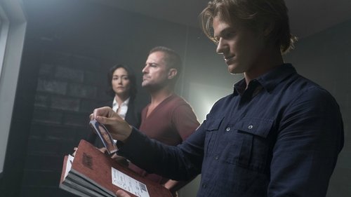 MacGyver Season 1 Episode 1 - The Rising