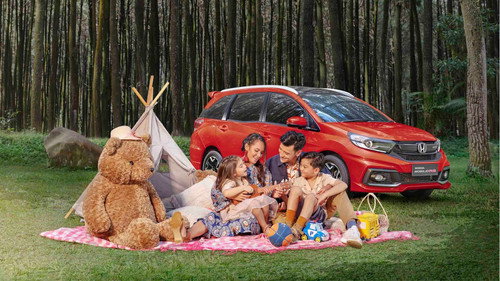 Indonesia's Next Top Model S1E13 — The Girl Who Makes the Blue Jeans Club