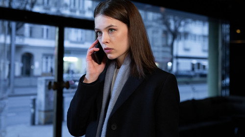 Bad Banks Season 2 Episode 6 - Long Live the Queen