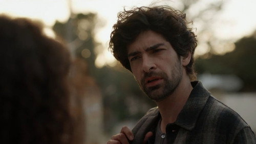 Episode 905 still