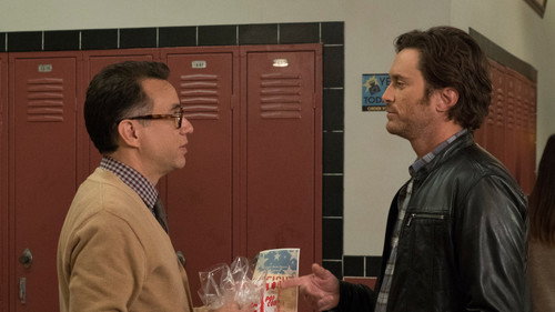 Splitting Up Together Season 1 Episode 6 - Letting Ghost