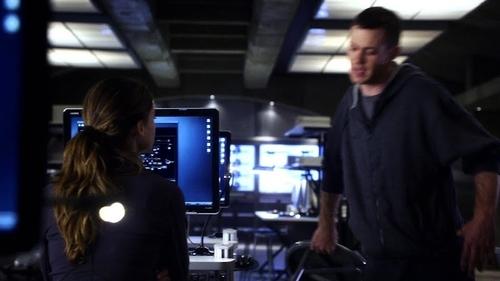 Nikita Season 1 Episode 7 - The Recruit