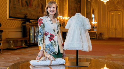 Antiques Roadshow Season 49 Episode 1 - Remembering Queen Elizabeth II