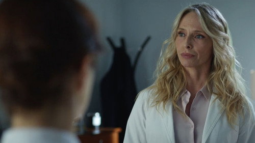 Episode 828 still