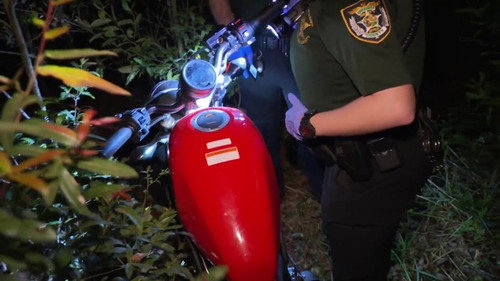 Cops Season 33 Episode 6 - Bike In The Bushes
