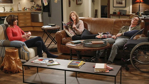 Mom Season 4 Episode 16 - Martinis and a Sponge Bath