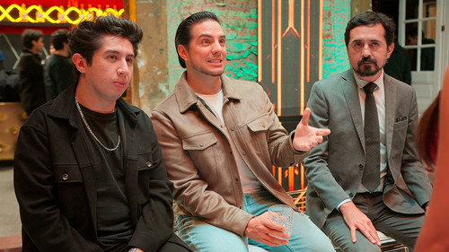 Par de ideotas Season 1 Episode 5 - Elegantes contrincantes