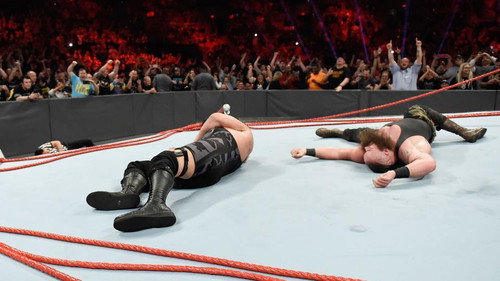 Raw Season 25 Episode 16 - April 17, 2017 (Columbus, OH)