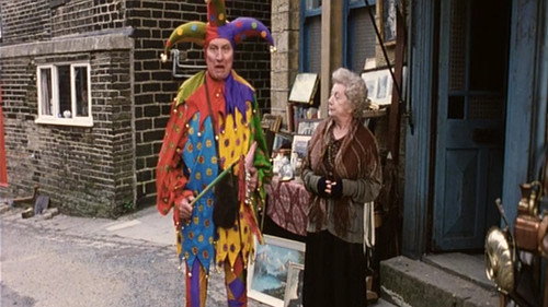 Last of the Summer Wine Season 17 Episode 3 - The Glamour Of The Uniform