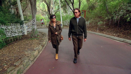 Keeping Up with the Kardashians Season 9 Episode 6 - 2 Birthdays and A Yard Sale