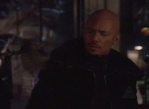 Earth: Final Conflict Season 2 Episode 20 - Heroes & Heartbreak