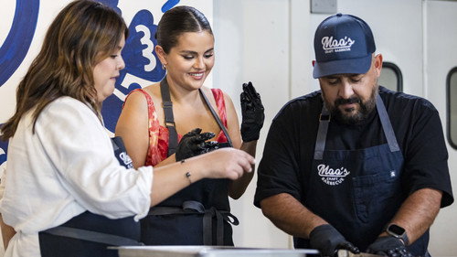 Selena + Restaurant Season 1 Episode 4 - Selena + Moo's Craft Barbecue