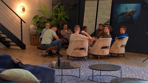 Episode 160 still