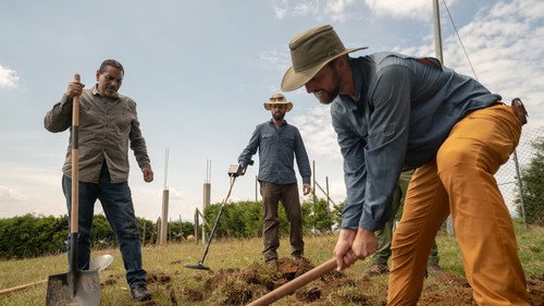 Finding Escobar's Millions Season 2 Episode 2 - What's In the Box?