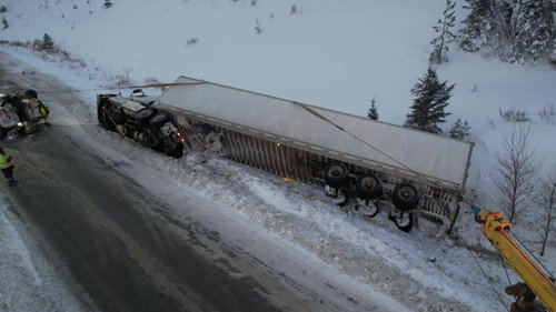 Highway Thru Hell Season 12 Episode 11 - Brothers In Tow