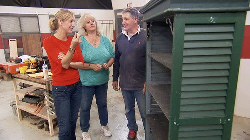 Flea Market Flip Season 5 Episode 13 - Married Flippers Take On a Creative Couple