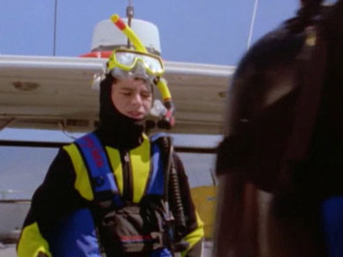 Ocean Girl Season 3 Episode 5 - Diving Around Obstacles